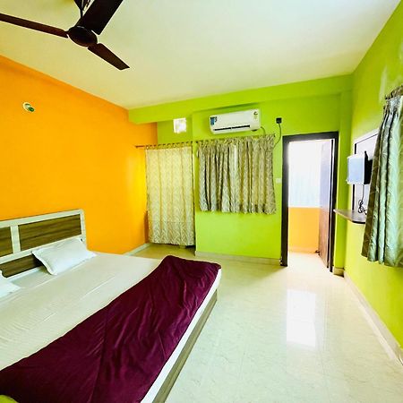 Hotel Falcon House ! Puri - Shriyash Group Bagian luar foto