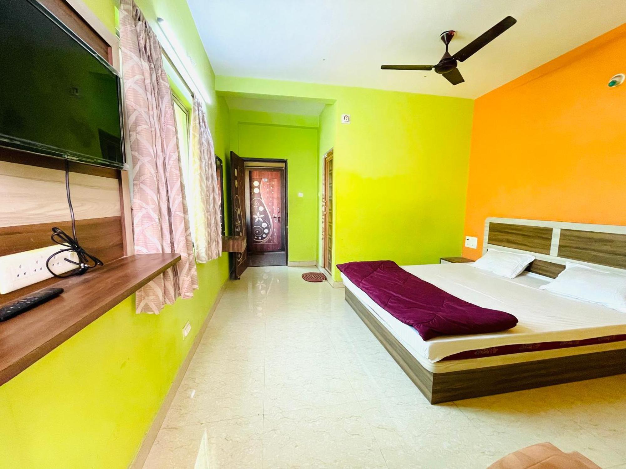 Hotel Falcon House ! Puri - Shriyash Group Bagian luar foto